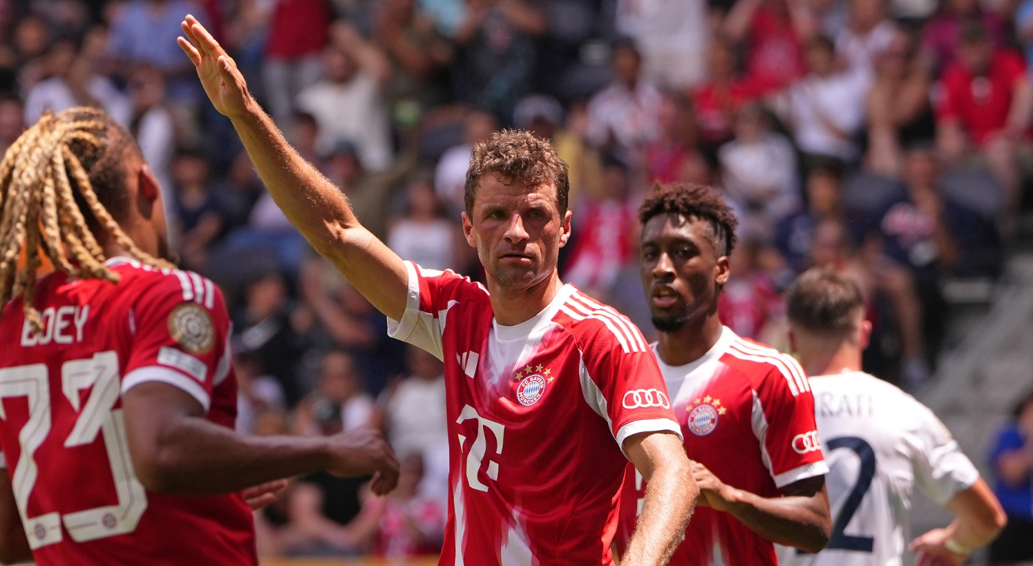 Thomas Muller celebrates his goal