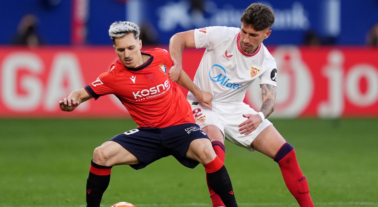 Bryan Zaragoza playing for Osasuna