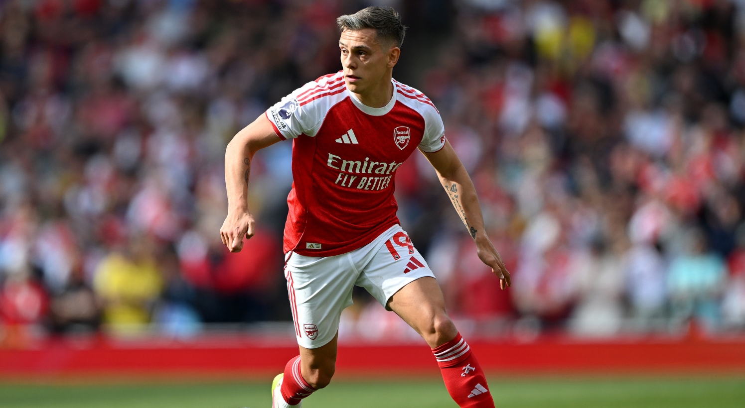 Leandro Trossard playing against Newcastle United