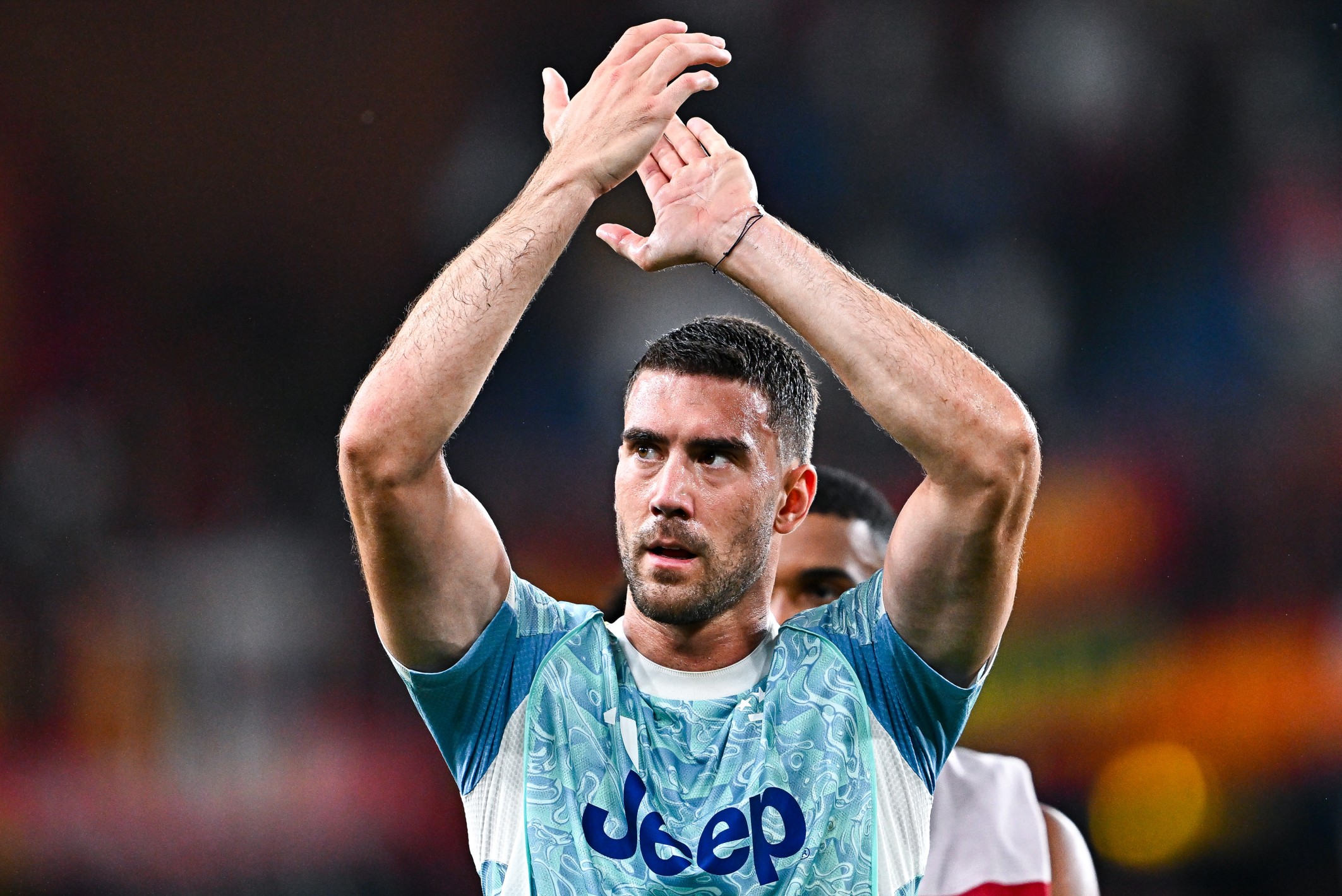 Dusan Vlahovic applauds away fans