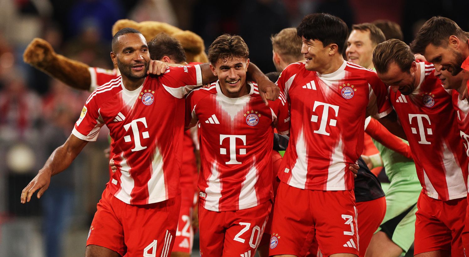 Bayern Munich players celebrate vs Dortmund