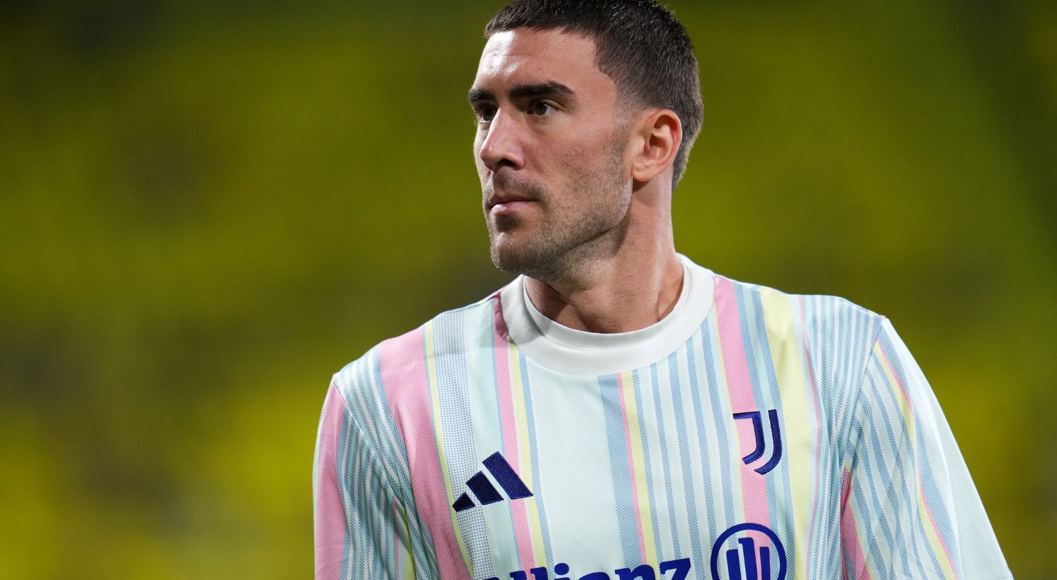 Dusan Vlahovic looks on prior to Villarreal clash