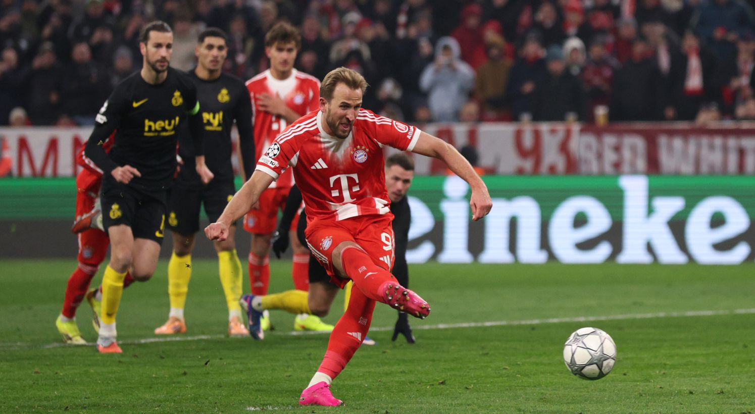 Harry kane scores from the spot 