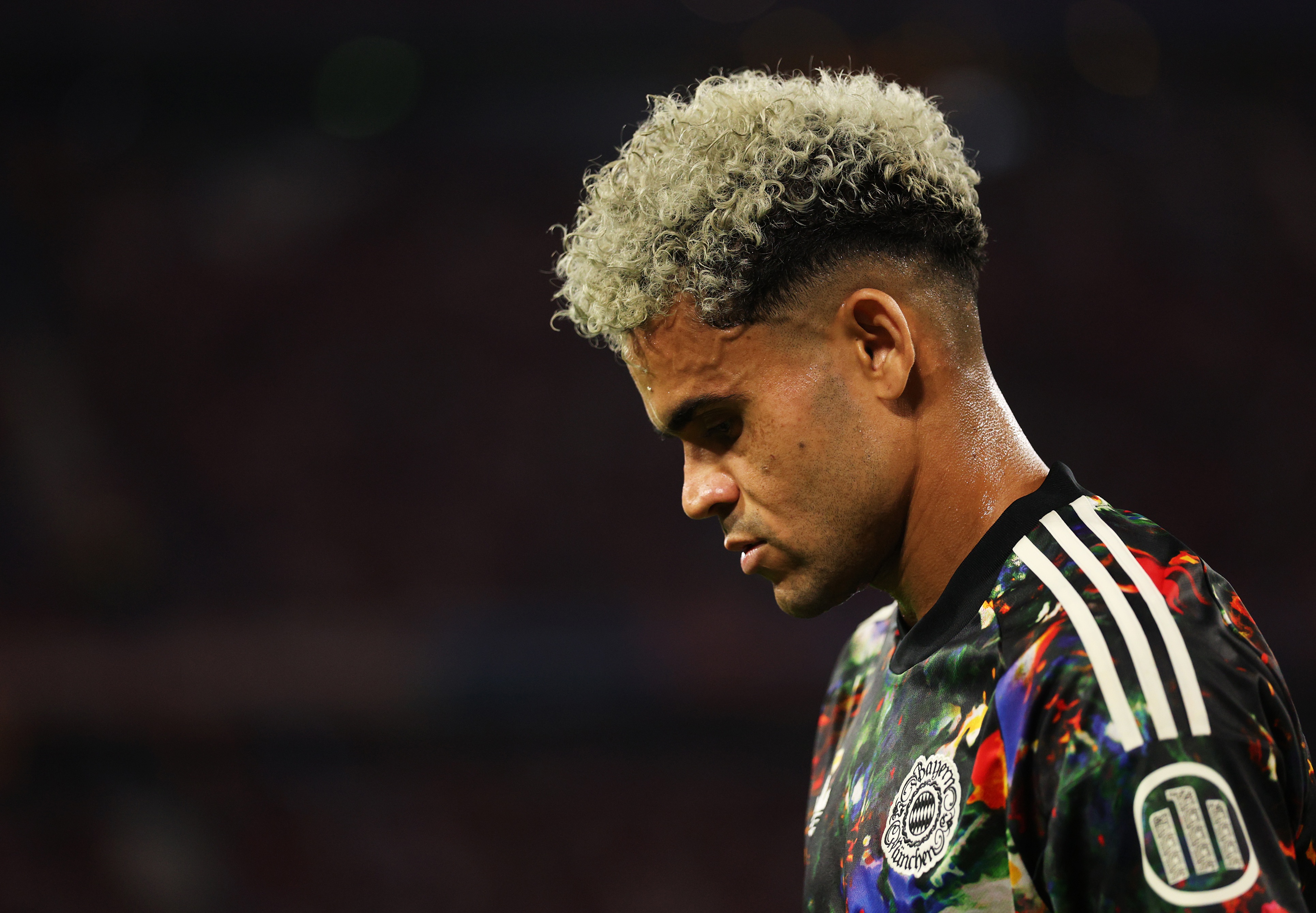 Luis Diaz looks downcast during Bayern Munich vs Union Berlin.